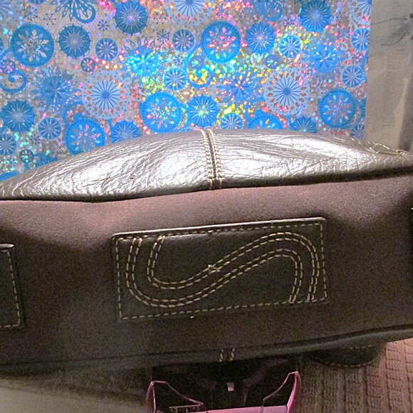 The Sak Super Soft Leather Shoulder/Crossbody Bag - Picture 3 of 9